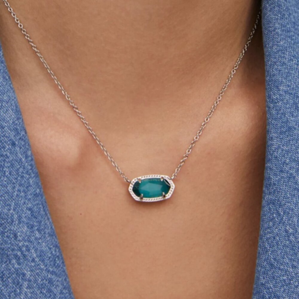 Elisa Silver Pendant Necklace in Emerald Cat’s Eye